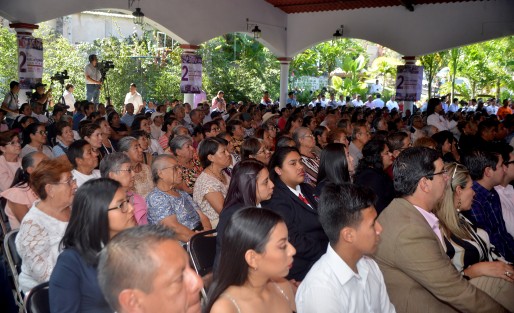 Mara Chama villa, presidenta del DIF Municipal de Teocelo, rindió su segundo Informe de Actividades, contando con la presencia de la Directora del DIF Estatal, Verónica Aguilera Tapia.  