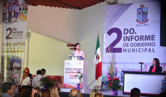 Mara Chama villa, presidenta del DIF Municipal de Teocelo, rindió su segundo Informe de Actividades, contando con la presencia de la Directora del DIF Estatal, Verónica Aguilera Tapia.  