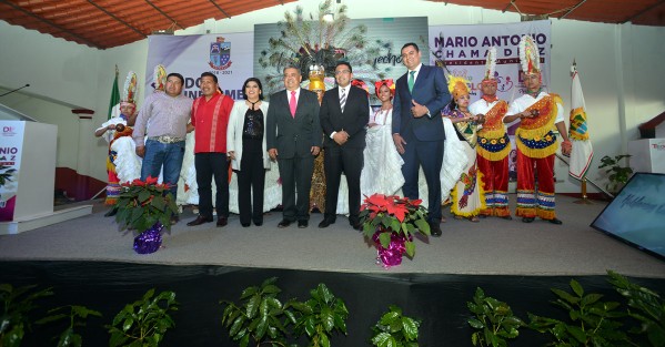 En Sesión Solemne de Cabildo, el Presidente Municipal Constitucional de Teocelo, Mario Antonio Chama Díaz, rindió  su Segundo Informe de Gobierno, ceremonia que se llevó a cabo en el Salón Campestre Real Teocelo, camino a Santa Rosa,en la Cabecera municipal. 