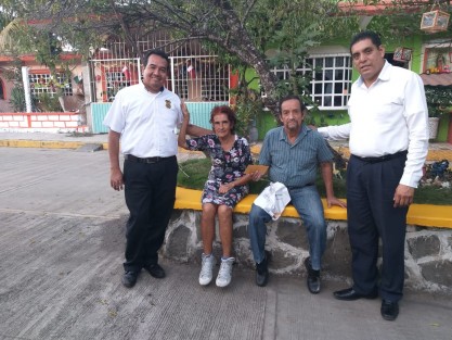 A través del Ingeniero Edgar Antemate Caixba, Enlace regional del legislador, Juan Javier Gómez Casarín, habitantes de la Colonia 20 de noviembre, e integrantes de otras comunidades religiosas recibieron apoyo en efectivo y especie para la realización de las tradicionales posadas navideñas. 