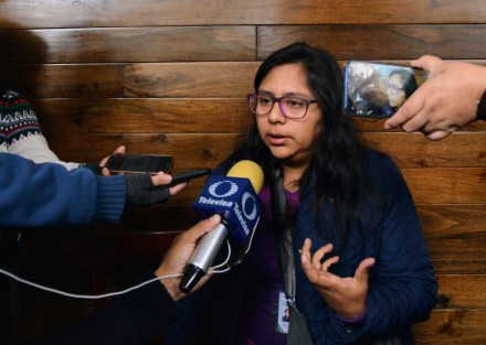 Amigos y familiares de Salvador Ponce Ávalos, en conferencia de prensa y manifestación, exigieron a la Fiscalía General del Estado agilizar las investigaciones para dar con el paradero del joven egresado de la Facultad de Sociología de Universidad Veracruzana, quien desapareció el 14 de diciembre del presente año.  