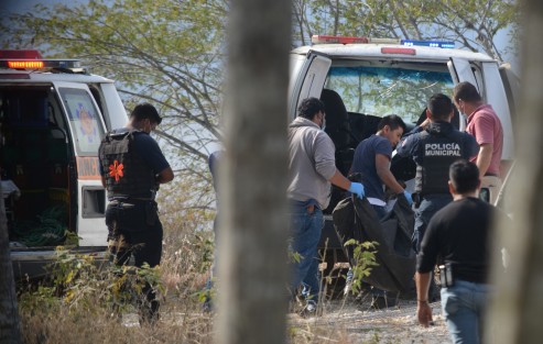 Restos  humanos  de al menos 5 personas fueron localizados en la barranca de Cerro Gordo,municipio de Emiliano Zapata.