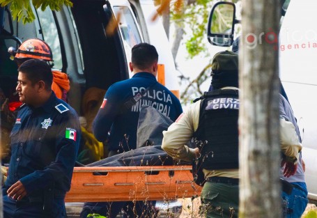 Restos  humanos  de al menos 5 personas fueron localizados en la barranca de Cerro Gordo,municipio de Emiliano Zapata.  