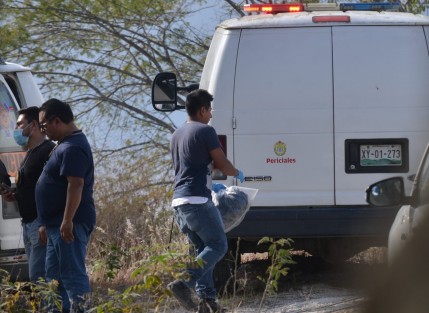 Restos  humanos  de al menos 5 personas fueron localizados en la barranca de Cerro Gordo,municipio de Emiliano Zapata.