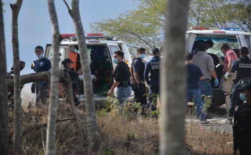 Restos  humanos  de al menos 5 personas fueron localizados en la barranca de Cerro Gordo,municipio de Emiliano Zapata.