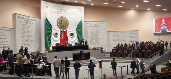 Para dar certidumbre a los municipios en cuanto a la distribución de las participaciones federales durante el ejercicio 2020, el Pleno de la LXV Legislatura aprobó, con 44 votos a favor, 0 en contra y 2 abstenciones, reformar el artículo Tercero Transitorio de la Ley de Coordinación Fiscal para el Estado y los Municipios de Veracruz. 
