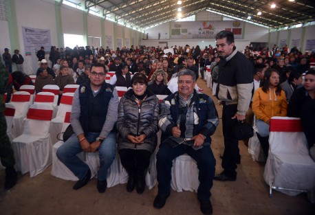 El alcalde de Teocelo Mario Antonio Chama Diaz estuvo presente en el segundo informe de gobierno  del alcalde de Ayahualulco  Filiberto Morales Rosas y de su señora esposa, Rosa Ángela Pérez Galicia, presidenta del DIF municipal 