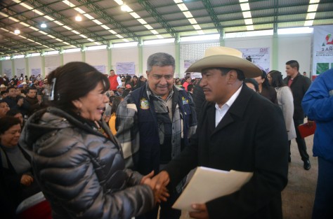 Durante el evento el municipe de Teocelo saludo a los alcaldes de Tlalnelhuaycan, David Ángeles Aguirre; de Tlaltetela, Aldegundo Vela; de Jilotepec, Sergio Fernández y ediles de Tlacolulan y Rafael Lucio, excelentes servidores públicos de la región, así como a la Diputada Federal  Carmen Mora.  