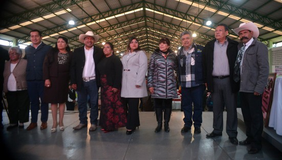 Durante el evento el municipe de Teocelo saludo a los alcaldes de Tlalnelhuaycan, David Ángeles Aguirre; de Tlaltetela, Aldegundo Vela; de Jilotepec, Sergio Fernández y ediles de Tlacolulan y Rafael Lucio, excelentes servidores públicos de la región, así como a la Diputada Federal  Carmen Mora.  