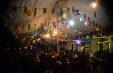  En Miahuatlán, Ver., pese a las dificultades económicas se mantiene la tradición de colocar los Nacimientos, tradición iniciada por San Francisco de Asís para recordar el nacimiento de Jesús en un portal, misma que en este año el Papa Francisco recomendó a los fieles seguir conservando.  