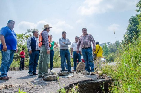 El Municipio de Teocelo que encabeza el Alcalde Mario Antonio Chama Díaz, agradece  al Gobernador del Estado de Veracruz, Ing. Cuitláhuac García Jiménez, al Secretario de Comunicaciones y Obras Públicas de Veracruz (SIOP), Elio Hernández y al Subsecretario de la SIOP, Fernando Elías Guevara,  por la importante noticia,de que se iniciarán los trabajos correspondientes para el proyecto de la Carretera Teocelo – Texin.  