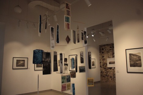 En la Galería Ramón Alva de la Canal se encuentra la exposición Ríos de Vida, de Byron Brauchli, en la cual  presenta diversas variantes de técnicas fotográficas, en imágenes principalmente de la zona fronteriza México- Estados Unidos. 