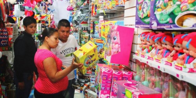 Luego de un mal cierre de año en cuanto a ventas, comerciantes de Tlapacoyan esperan con las ventas del Día de Reyes iniciar el 2020 con el pie derecho. 