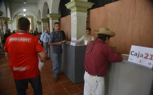 Con menos gente  que el año pasado fueron instaladas 34 cajas en los alrededores del patio central, en las cuales se aprecia poca afluencia.