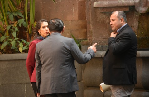 Después de la primera reunión de seguridad de este año, se pudo ver a la encargada de despacho de la Fiscalía, Verónica Hernández Giadans, quien al ver a los reporteros prefirió salir por otra parte de Palacio de Gobierno. 