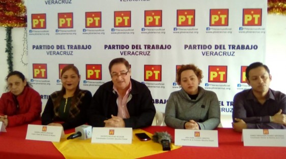 Vicente Aguilar Aguilar, coordinador de la Comisión Ejecutiva Estatal del PT, exigió poner mayor atención al campo, pues dijo que el desarrollo agrario es imposible sin una política de cooperación y sin subsidios federales y estatales. 