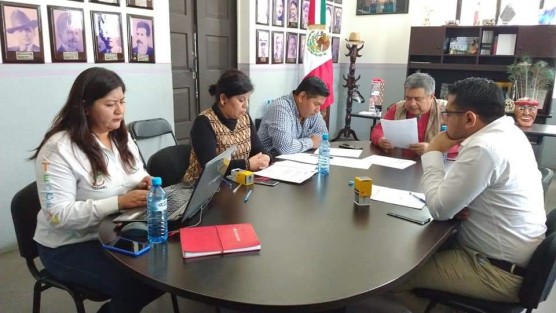 Durante la sesión el alcalde Mario Antonio Chama Díaz, la Síndica Municipal, Zayra del Carmen Martínez Andrade y el Regidor Luis Valencia López, reconocieron el trabajo, la capacidad y entrega que la Lic. Trinidad Martínez Larios ha desempeñado en favor del municipio.  