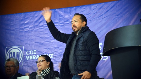 Joaquín Guzmán Avilés, dirigente estatal del PAN, en compañía de diputados locales convivió  con algunos representantes de medios de información, a quienes agradeció su apoyo y reconoció su labor informativa.