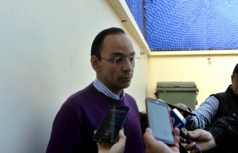 Joaquín Guzmán Avilés, dirigente estatal del PAN, en compañía de diputados locales convivió  con algunos representantes de medios de información, a quienes agradeció su apoyo y reconoció su labor informativa. 