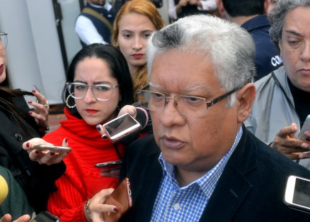 En entrevista, GuzmÁn Avilés dijo que el gobierno estatal debe garantizar salud de los veracruzanos, y exigió una pronta aclaración ante la falta de medicamentos en los diferentes hospitales de Veracruz. 