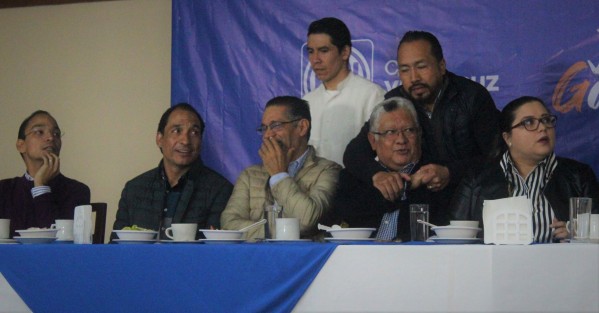 Integrantes del PAN Estatal y diputados festejaron el Año Nuevo con reporteros y periodistas, y de pilón Día de Reyes. Presnte el líder estatal del PAN, Joaquín Guzmán  