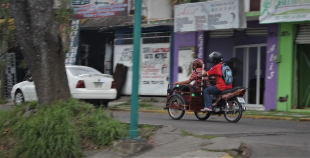 El casco indispensable para el piloto y el acompañante. 
