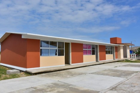 La Secretaría de Educación de Veracruz (SEV) inauguró obras de infraestructura en Coatzacoalcos y entregó apoyos a escuelas de Las Choapas con una inversión de 4 millones 654 mil 993 pesos.