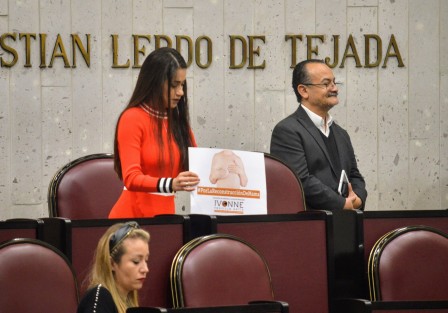 La diputada Ivonne Trujillo Ortiz presentó  iniciativa con la cual busca sean beneficiadas mujeres de bajos recursos que hayan padecido cáncer de mama,  y no puedan acceder a instituciones de salud privadas, a la reconstrucción mamaria posterior a una mastectomía. 