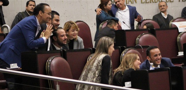 Aspectos de la novena sesión del pleno y segunda del año,lacual concluyó cuando sin decir nada la bancada de MORENA se retiró y se declaró falta de quorum.
