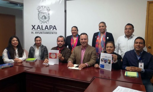 En rueda de prensa, integrantes de Clubes de Rotarios de Xalapa y Veracruz así como invitados, anunciaron el proyecto <em>Te damos una mano</em>, a través del cual se apoyará con prótesis de manos a personas con discapacidad de la mayoría de municipios del estado.  