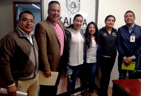 En rueda de prensa, integrantes de Clubes de Rotarios de Xalapa y Veracruz así como invitados, anunciaron el proyecto <em>Te damos una mano</em>, a través del cual se apoyará con prótesis de manos a personas con discapacidad de la mayoría de municipios del estado.  