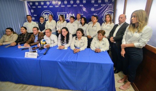 El dirigente del PAN Xalapa, Martín Espinoza Roldán, convocó a la población xalapeña a activarse y exigir el Gobierno que las autoridades locales prometieron para la Capital del Estado.  