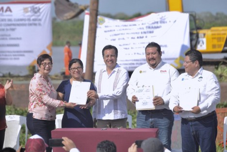 El gobernador Cuitláhuac García Jiménez inició el programa de control y saneamiento del sistema lagunar María Lizamba.