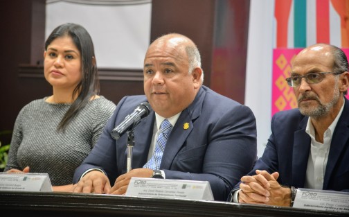 En entrevista, el secretario de Gobierno, Eric Cisneros, dijo que no hay persecución política en el caso del diputado local Erick Iván Aguilar López, ya que dijo que la ley en Veracruz se aplica <em>sin sabores ni colores</em>. 
