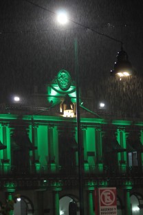 Alerta Gris por frente frío 32-Lluvia fuerte-Norte. Lluvia fuerte a muy fuerte especialmente en zonas norte y sur.. Norte rachas de 65 a 85 km/h. Ambiente frío a fresco. Extreme Precaución. 