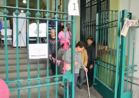 Empleados de las oficinas de Palacio de Gobierno, Municipal  y SSP, participaron en punto de  11:00 horas en el Macrosimulacro de sismo en la capital del Estado, mismo que se realizó a nivel nacional.