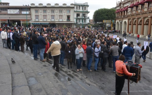 Empleados de las oficinas de Palacio de Gobierno, Municipal  y SSP, participaron en punto de  11:00 horas en el Macrosimulacro de sismo en la capital del Estado, mismo que se realizó a nivel nacional.