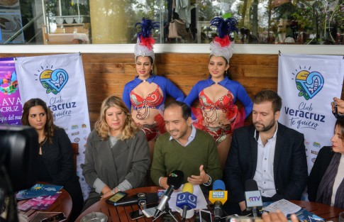 
El alcalde de Veracruz, Fernando Yunes Márquez, en Xalapa anunció el Carnaval de Veracruz 2020, y dijo que se continuará realizando con o sin la ayuda económica del Gobierno de Veracruz.