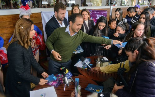 
El alcalde de Veracruz, Fernando Yunes Márquez, en Xalapa anunció el Carnaval de Veracruz 2020, y dijo que se continuará realizando con o sin la ayuda económica del Gobierno de Veracruz.