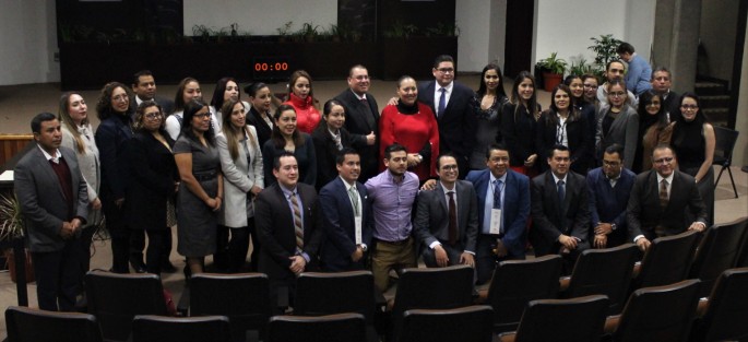 Con el auditorio del Palacio Legislativo casi vacío, a no ser por el personal de la dependencia, compareció el titular del IVAI.