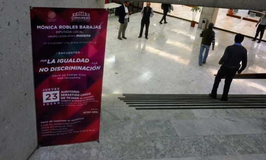 En medio de mucho control por parte de seguridad del Congreso, arribaron manifestantes e invitados al foro Encuentro por la Igualdad y la No Discriminación, hacia un Código Civil más incluyente.
