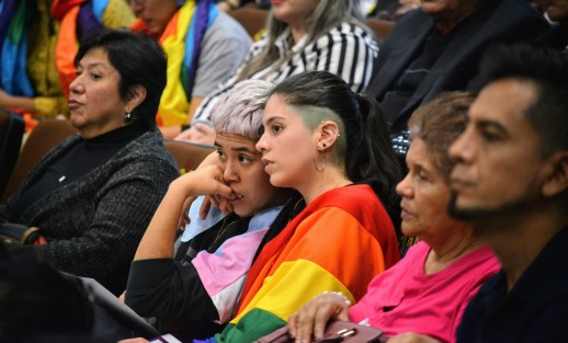 Momentos de tensión se vivieron durante la realización  del foro encuentro por la Igualdad y la No Discriminación hacia un Código Civil más incluyente, luego de que no se le permitiera la entrada al recinto legislativo a grupos opositores y sí a los simpatizantes que apoyan, el pretexto es que ya no había espacio.   