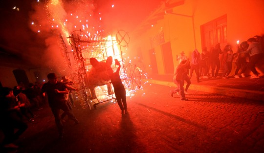Con la quema del Ocelote y toritos encuetados se dio por finalizada la feria del Santo Entierro de Cristo 2020 en Teocelo, la cual recibió a cientos de turistas locales y nacionales.