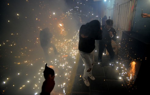 Con la quema del Ocelote y toritos encuetados se dio por finalizada la feria del Santo Entierro de Cristo 2020 en Teocelo, la cual recibió a cientos de turistas locales y nacionales. 