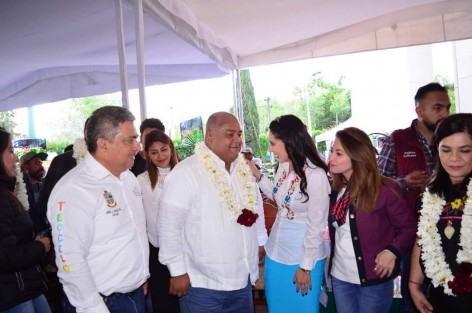 El Alcalde Mario Antonio Chama Díaz, la Presidenta del Sistema Municipal DIF Teocelo así como  el Director de Turismo y Cultura del Ayuntamiento Julio César Casas Casas, acompañaron al Secretario de Gobierno, Eric Cisneros a la inauguración de la Semana Orgullo Veracruzano, donde cerca de 80 municipios exponen sus productos, artesanía y gastronomía. 