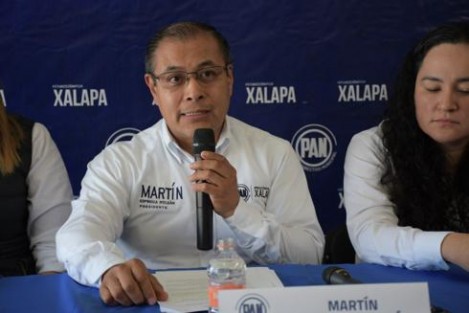 En Seguridad Ciudadana, el Gobierno Municipal de Xalapa, solo ha cumplido con la cuarta parte de lo que prometió a dos años de administración, señaló Martín Espinoza Roldán, presidente del Comité Directivo Municipal del PAN en Xalapa. 