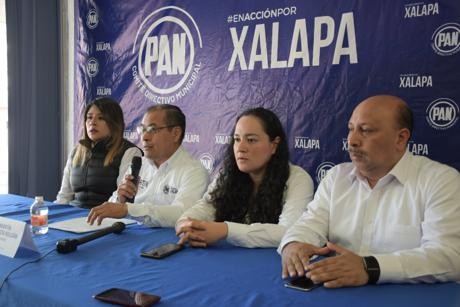En Seguridad Ciudadana, el Gobierno Municipal de Xalapa, solo ha cumplido con la cuarta parte de lo que prometió a dos años de administración, señaló Martín Espinoza Roldán, presidente del Comité Directivo Municipal del PAN en Xalapa. 