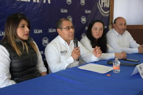 En Seguridad Ciudadana, el Gobierno Municipal de Xalapa, solo ha cumplido con la cuarta parte de lo que prometió a dos años de administración, señaló Martín Espinoza Roldán, presidente del Comité Directivo Municipal del PAN en Xalapa. 