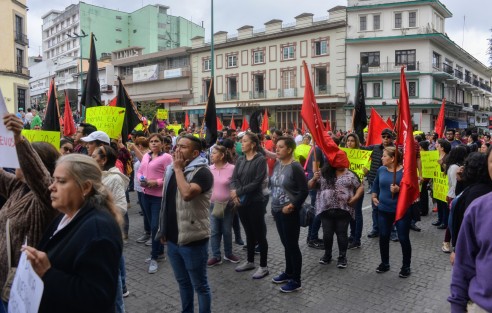 Al igual que en otras sedes de la UV, integrantes del SETSUV marcharon  como cada año por varias calles de Xalapa. Llegaron hasta la rectoría, para solicitar a las autoridades su ya acostumbrado 20% de aumento salarial con la amenza de irse a huelga. A su paso complicaron aún más el tránsito de los vehículos. 