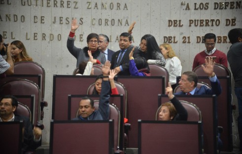 El Pleno de la LXV Legislatura aprobó el dictamen que reforma la Ley de Salud del Estado, cuyo propósito es dar cumplimiento a lo establecido en la Ley General de Salud, derivado de la creación del Instituto de Salud para el Bienestar (Insabi). 